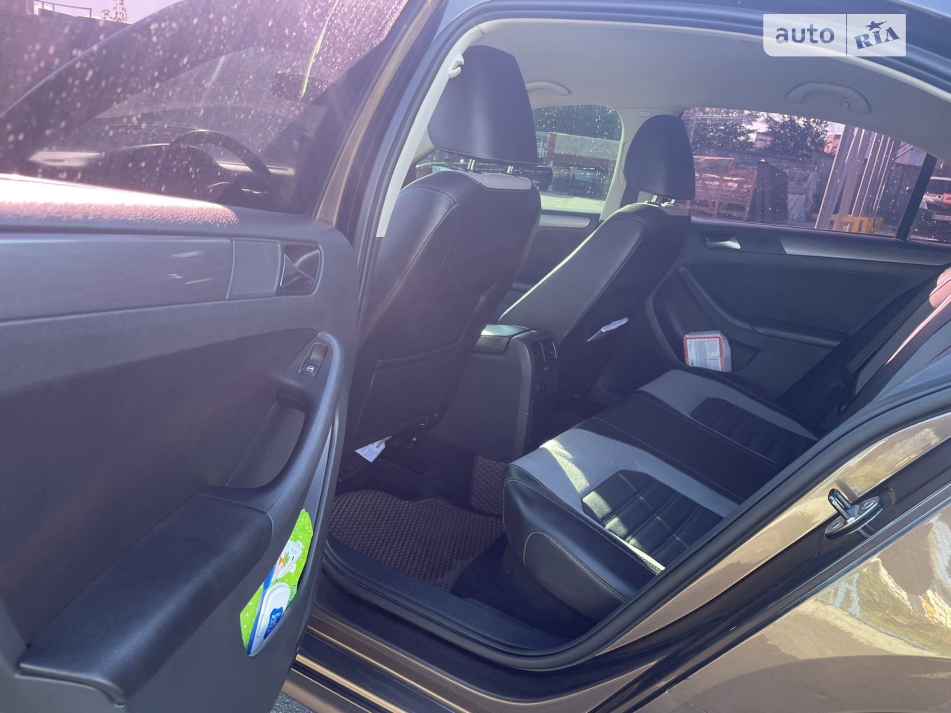2011 Volkswagen Jetta - мініатюра 2
