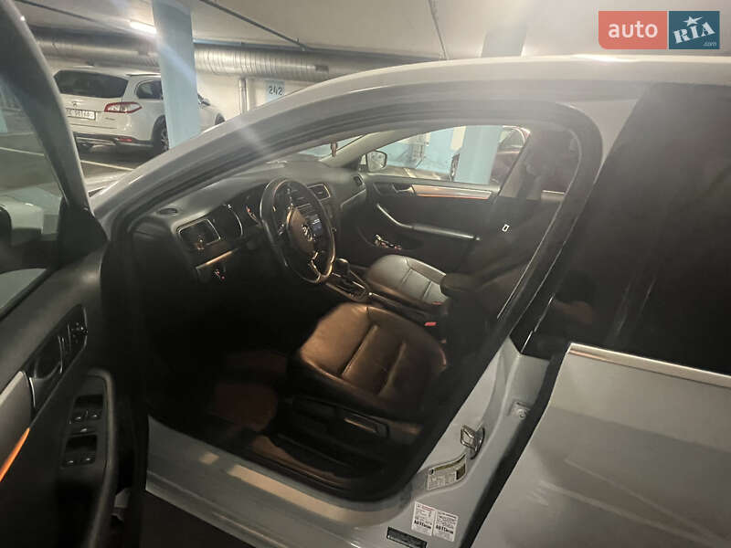 Седан Volkswagen Jetta 2016 в Киеве