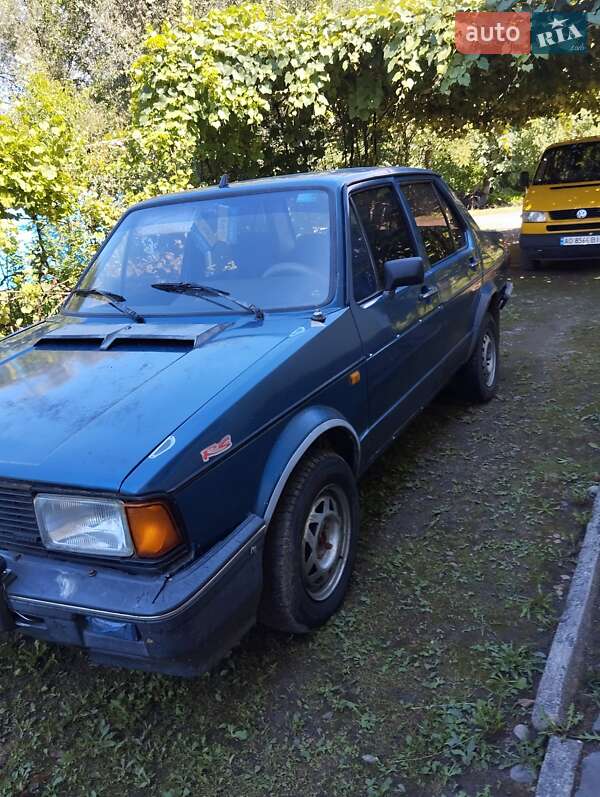 Седан Volkswagen Jetta 1982 в Иршаве