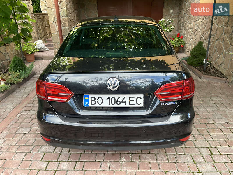 Седан Volkswagen Jetta 2013 в Тернополі