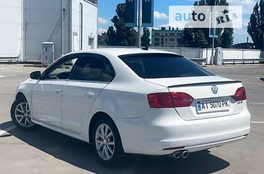 Седан Volkswagen Jetta 2012 в Києві