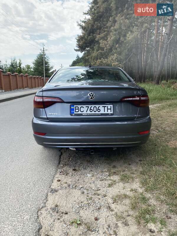 Седан Volkswagen Jetta 2018 в Львове
