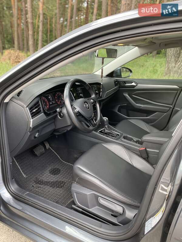 Седан Volkswagen Jetta 2018 в Львове