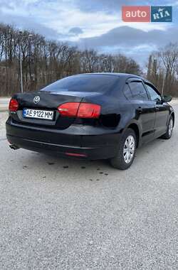 Седан Volkswagen Jetta 2012 в 
