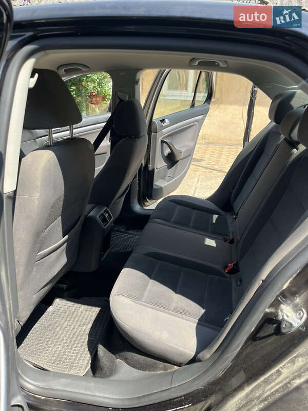 Седан Volkswagen Jetta 2009 в Жидачове