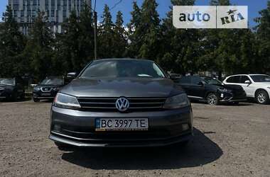 Седан Volkswagen Jetta 2015 в Львове