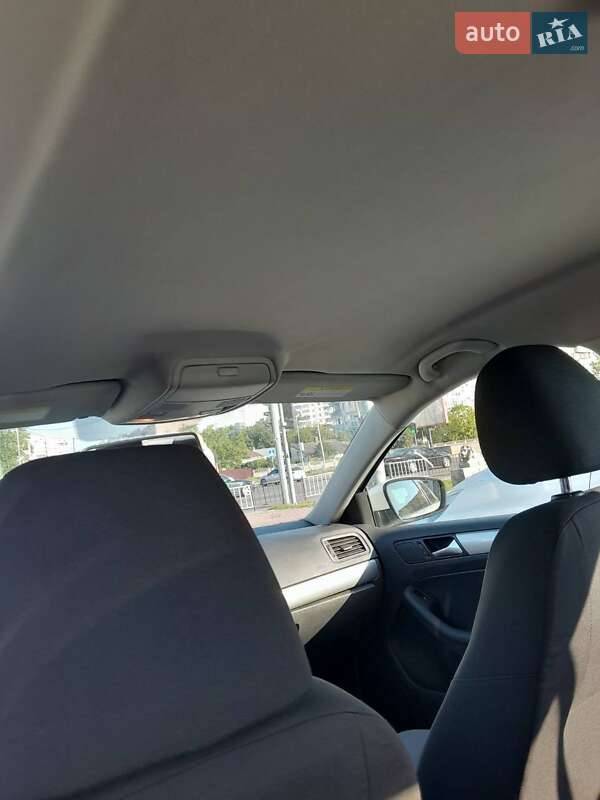 Седан Volkswagen Jetta 2017 в Львові