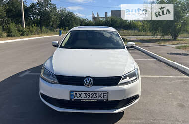 Седан Volkswagen Jetta 2013 в Харькове