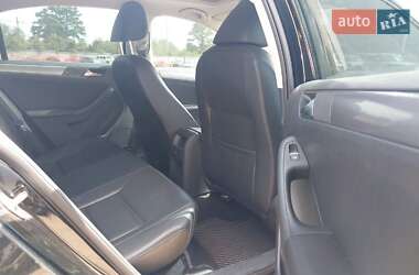 Седан Volkswagen Jetta 2015 в 