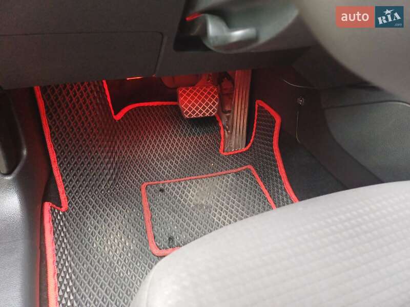 Седан Volkswagen Jetta 2014 в Львове