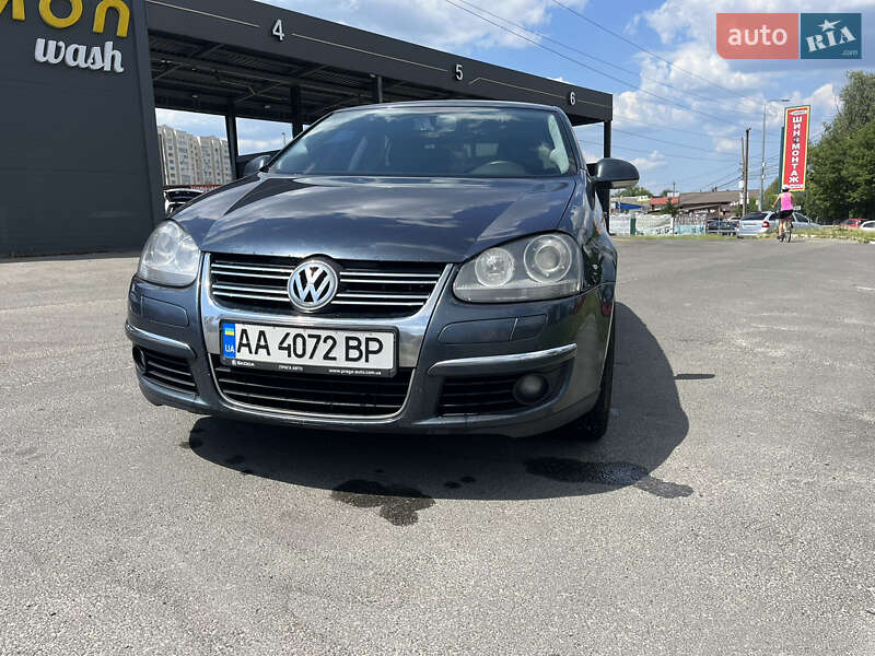 Седан Volkswagen Jetta 2009 в Киеве