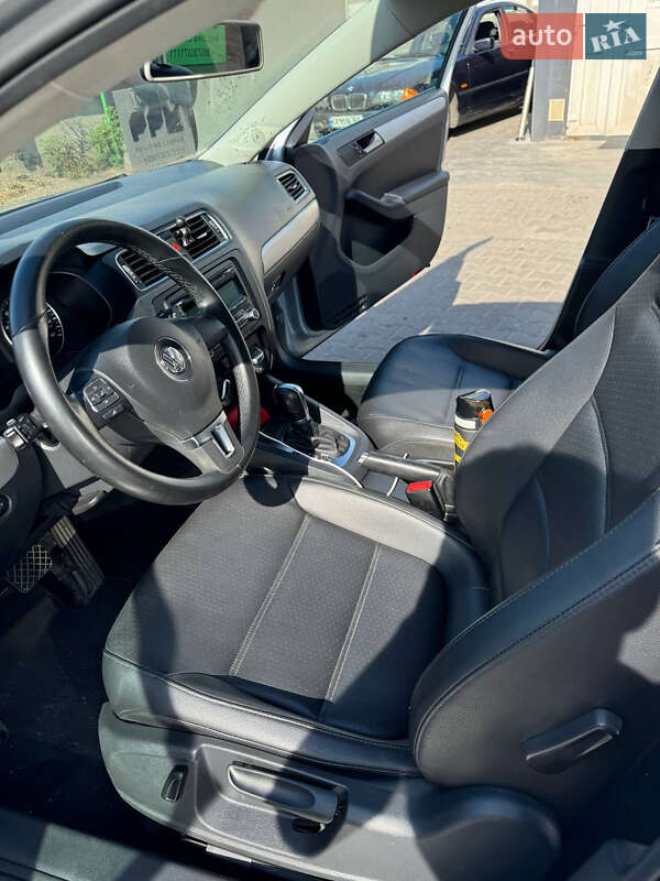 Седан Volkswagen Jetta 2013 в Киеве