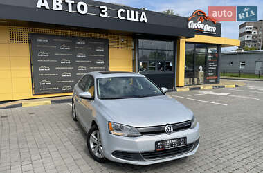 Седан Volkswagen Jetta 2013 в Львові