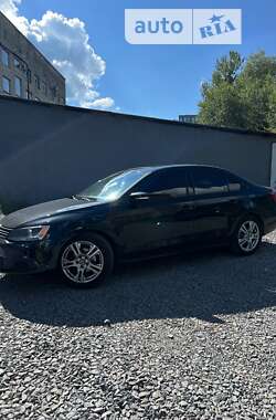 Седан Volkswagen Jetta 2011 в Львові