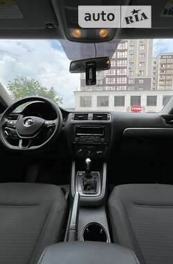 Седан Volkswagen Jetta 2016 в Хмельницькому