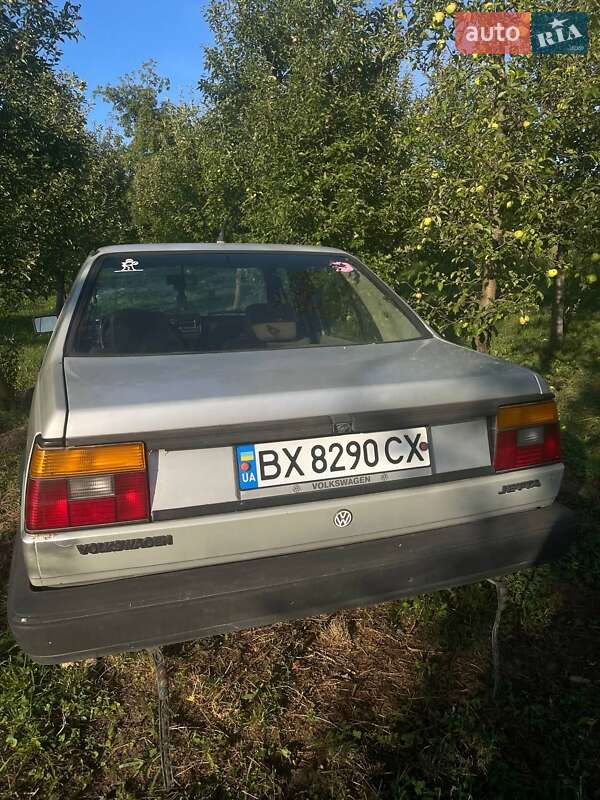 Седан Volkswagen Jetta 1987 в Колинковцах
