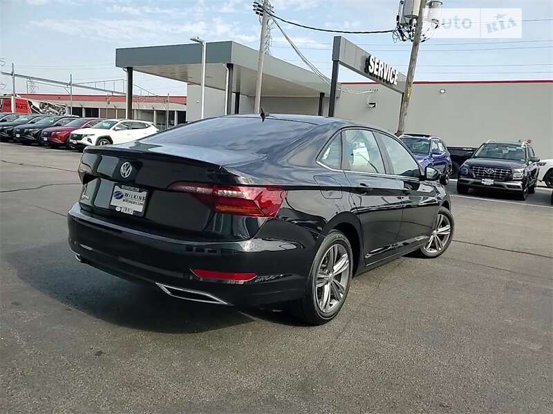Седан Volkswagen Jetta 2019 в Львові