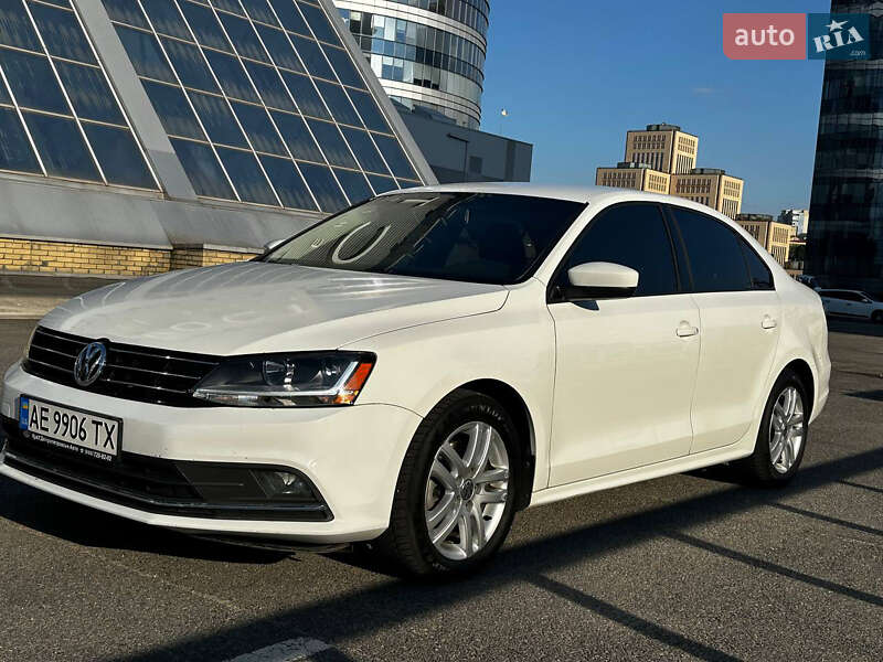 Седан Volkswagen Jetta 2017 в Дніпрі