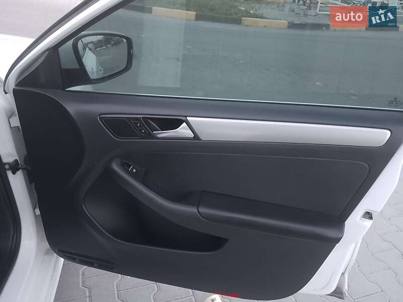 Седан Volkswagen Jetta 2015 в Шостці