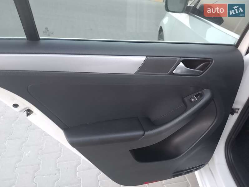 Седан Volkswagen Jetta 2015 в Шостці