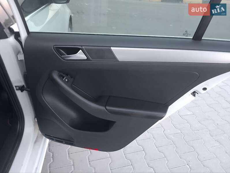 Седан Volkswagen Jetta 2015 в Шостці