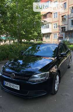 Седан Volkswagen Jetta 2012 в Харькове