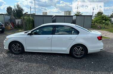 Седан Volkswagen Jetta 2015 в Вараші