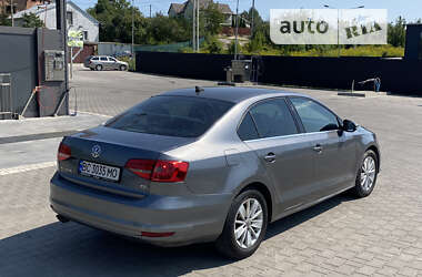 Седан Volkswagen Jetta 2014 в Львове