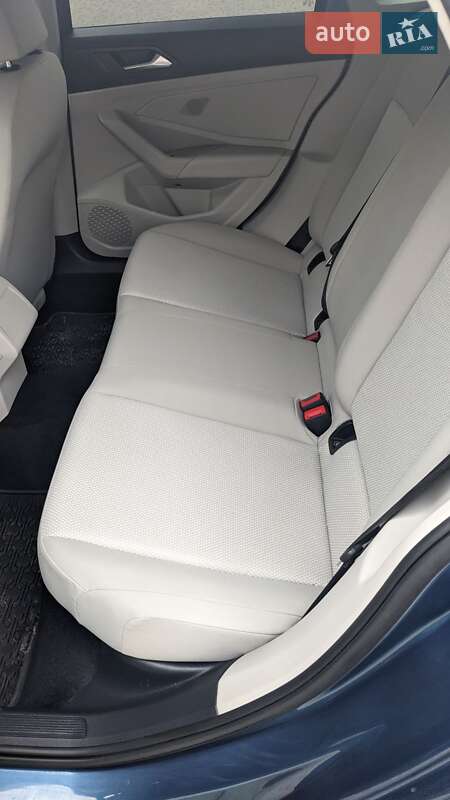 Седан Volkswagen Jetta 2019 в Стрые
