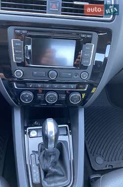 Седан Volkswagen Jetta 2015 в Черкассах