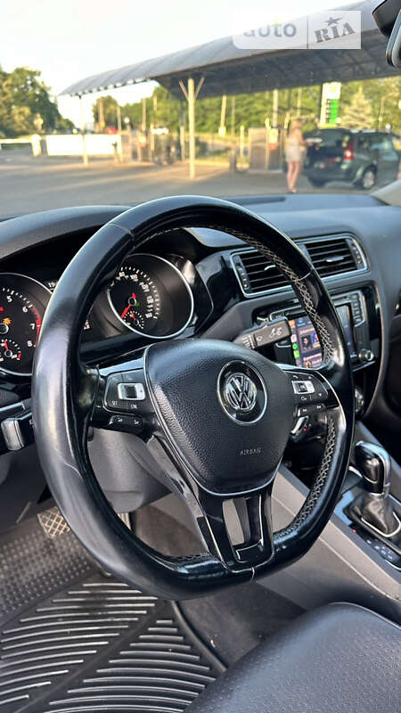 Седан Volkswagen Jetta 2015 в Полтаві