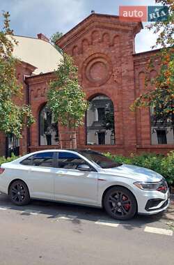 Седан Volkswagen Jetta 2019 в 