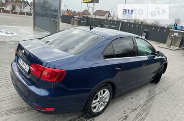 Седан Volkswagen Jetta 2012 в Киеве