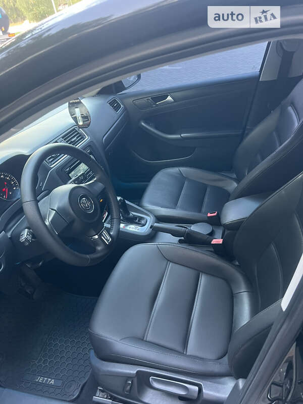 Седан Volkswagen Jetta 2014 в Киеве