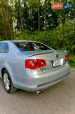 Седан Volkswagen Jetta 2006 в Львове