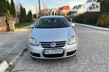 Седан Volkswagen Jetta 2006 в Львове