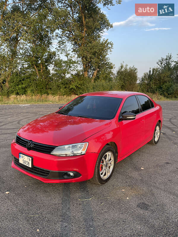 Седан Volkswagen Jetta 2014 в Щирце