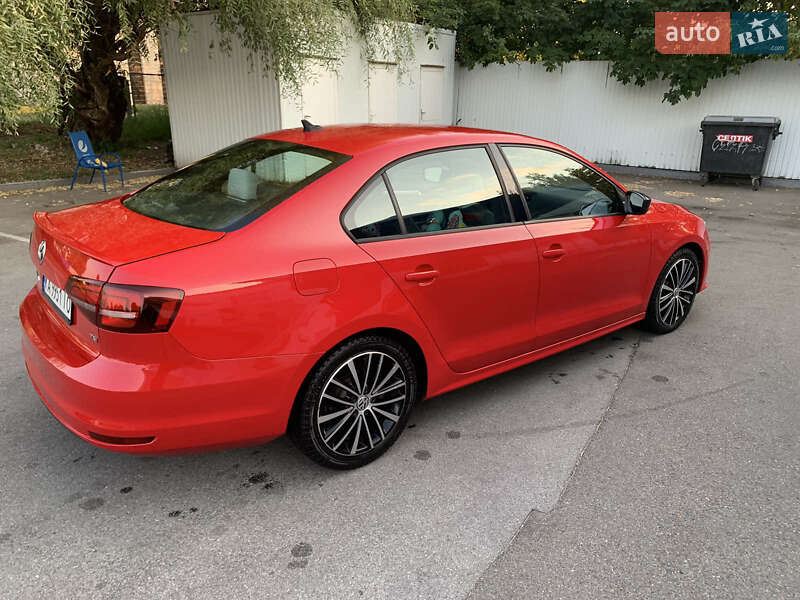 Седан Volkswagen Jetta 2015 в Києві