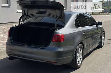 Седан Volkswagen Jetta 2011 в Днепре