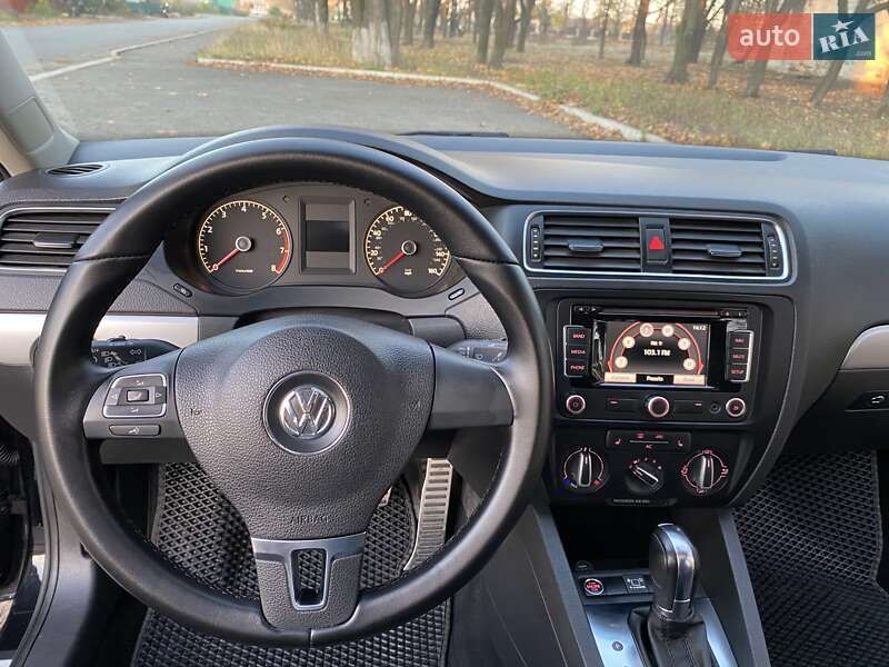 Седан Volkswagen Jetta 2011 в Гайвороні