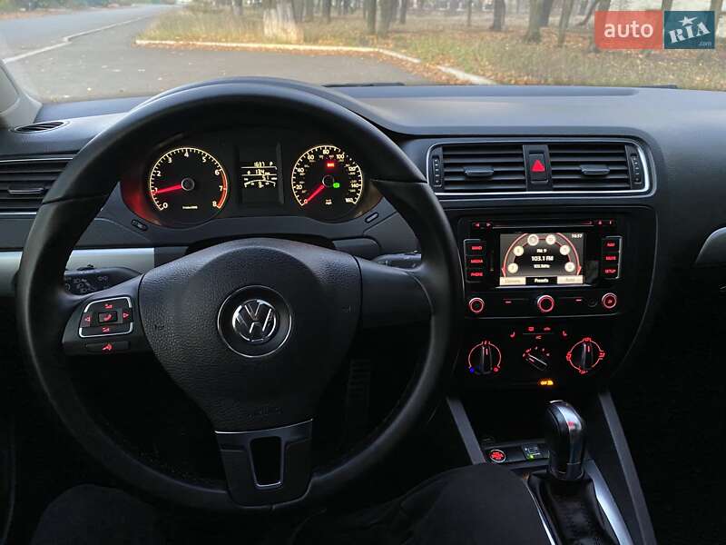 Седан Volkswagen Jetta 2011 в Гайвороні