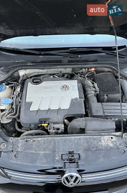 Седан Volkswagen Jetta 2014 в 