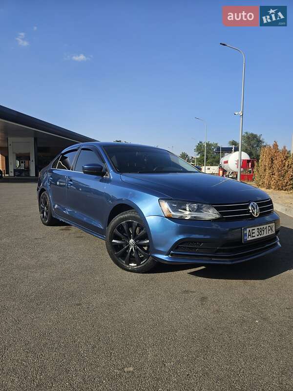 Седан Volkswagen Jetta 2017 в Днепре