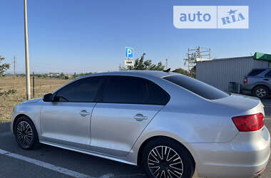 Седан Volkswagen Jetta 2013 в Одесі