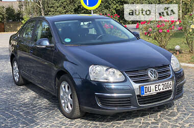 Седан Volkswagen Jetta 2006 в Староконстантинове