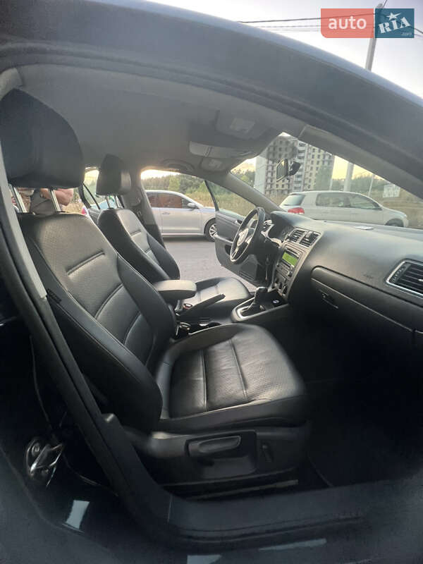 Седан Volkswagen Jetta 2014 в Чернігові