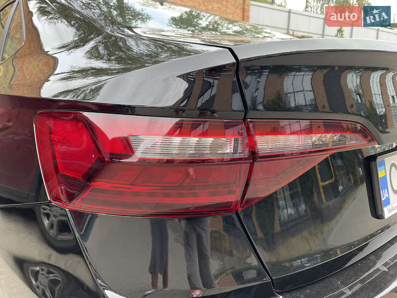 Седан Volkswagen Jetta 2020 в Черновцах