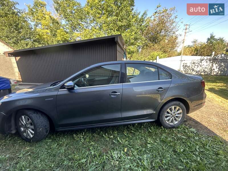 Седан Volkswagen Jetta 2014 в Чернівцях