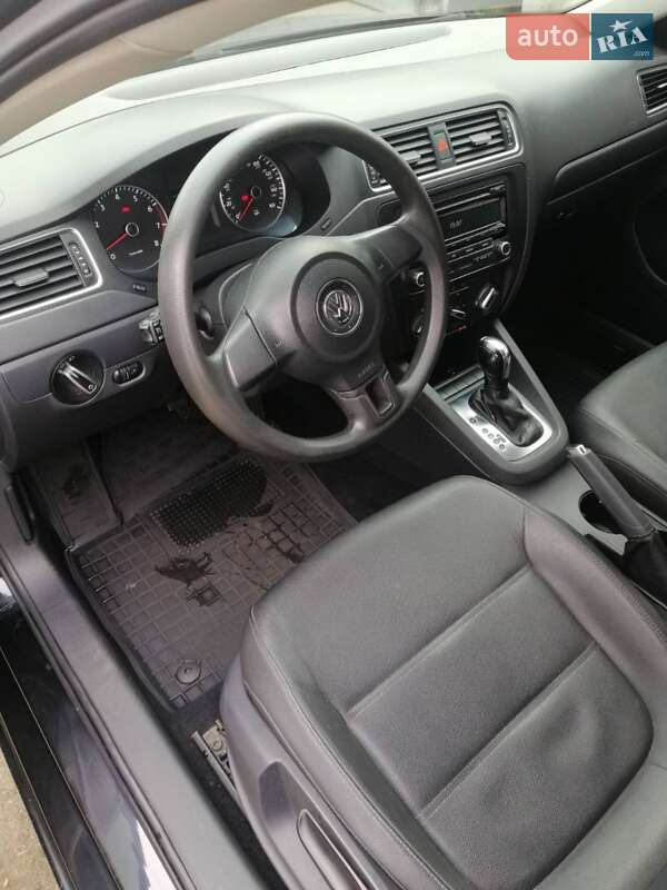 Седан Volkswagen Jetta 2012 в Дніпрі