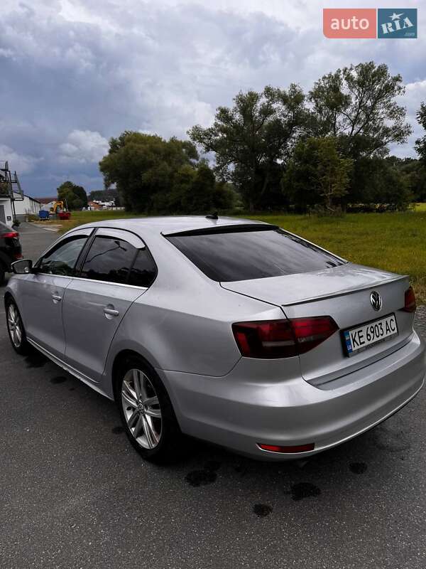 Седан Volkswagen Jetta 2015 в Кривом Роге